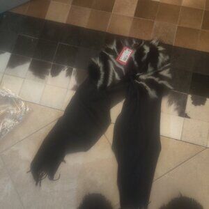 VALENTINO Wrap Scarf Fringe Contrast fur Trim new $846.00